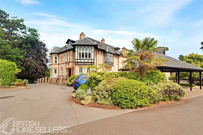 2 Bedroom Flat For Sale In Dorset Road, Altrincham, Greater Manchester, WA14