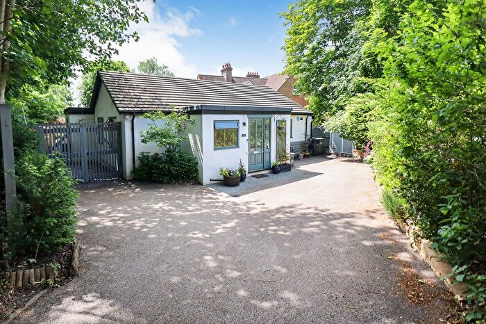 3 Bedroom Property To Rent In Hollybush Lane, Harpenden, AL5