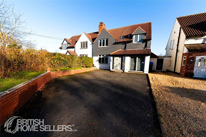 3 Bedroom Semi Detached House For Sale In Feiashill Road, Trysull, Wolverhampton, Staffordshire, WV5