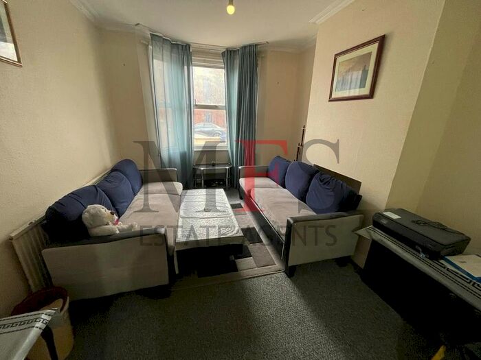 4 Bedroom Terraced House To Rent In Gladstone Road, Southall, UB2