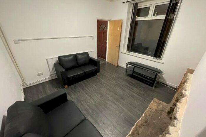 4 Bedroom Terraced House To Rent In Mundy Place Cardiff, CF24
