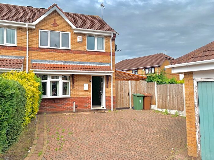 3 Bedroom Semi Detached House To Rent In Derwent Close, Willenhall, WV13