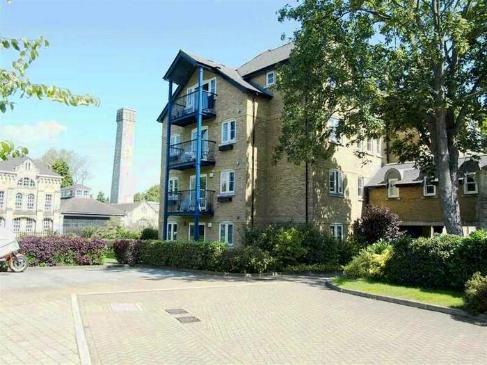 2 Bedroom Flat To Rent In Pump House Close, Bromley, BR2