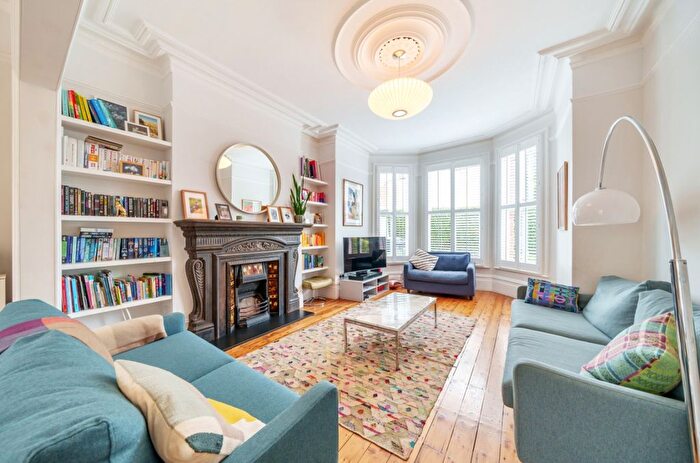 5 Bedroom Detached House To Rent In Elyne Road, London, N4