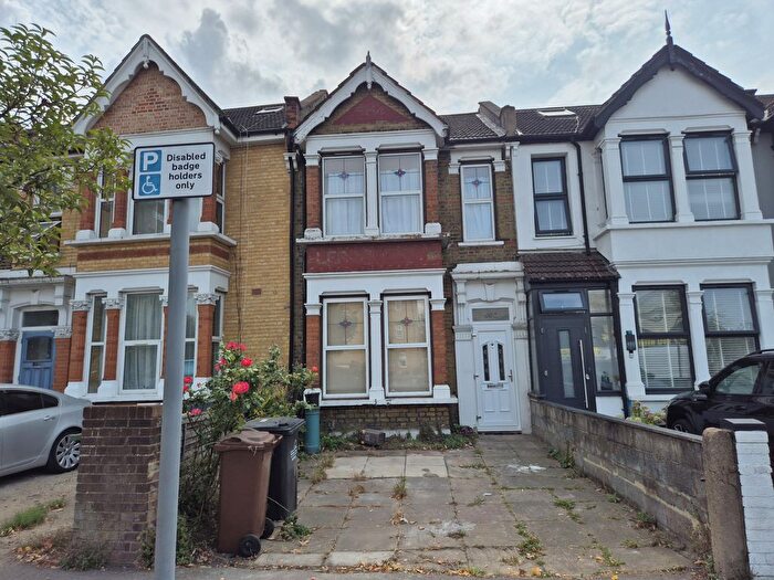 4 Bedroom Terraced House To Rent In Lea Bridge Road, London, E10