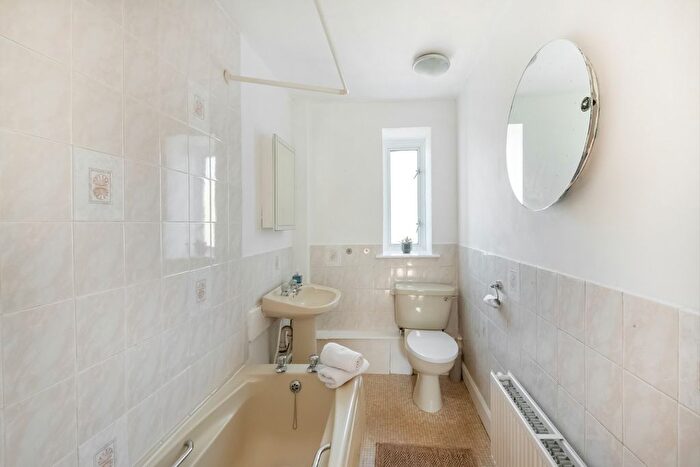 2 Bedroom Flat For Sale In Alexandra Street, Tillicoultry, FK13