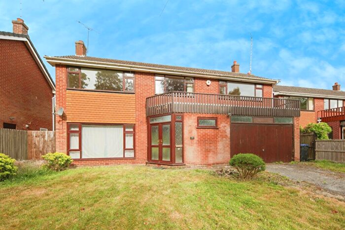 4 Bedroom Detached House For Sale In Suncliffe Drive, Kenilworth, CV8