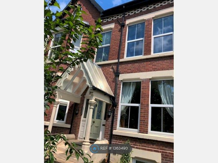 2 Bedroom Flat To Rent In Waverley Rd, Sefton Park, Liverpool, L17