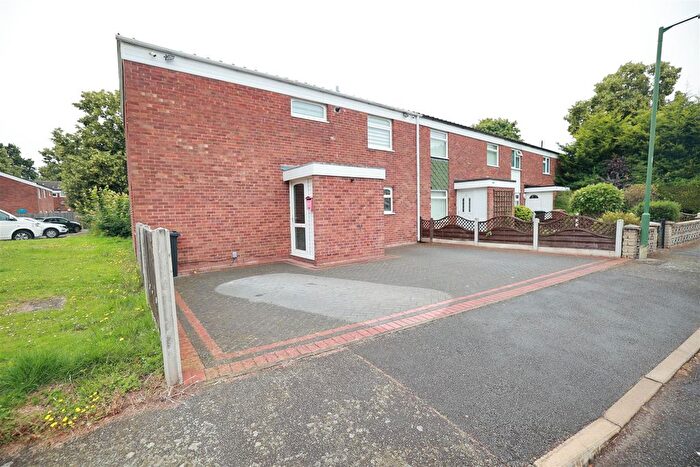 4 Bedroom End Of Terrace House For Sale In Whitebeam Road, Birmingham, B37