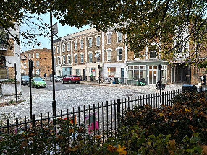 3 Bedroom Flat To Rent In Nevill Road, London, N16