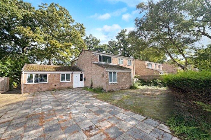 4 Bedroom Detached House For Sale In Verran Road, Camberley, Surrey, GU15