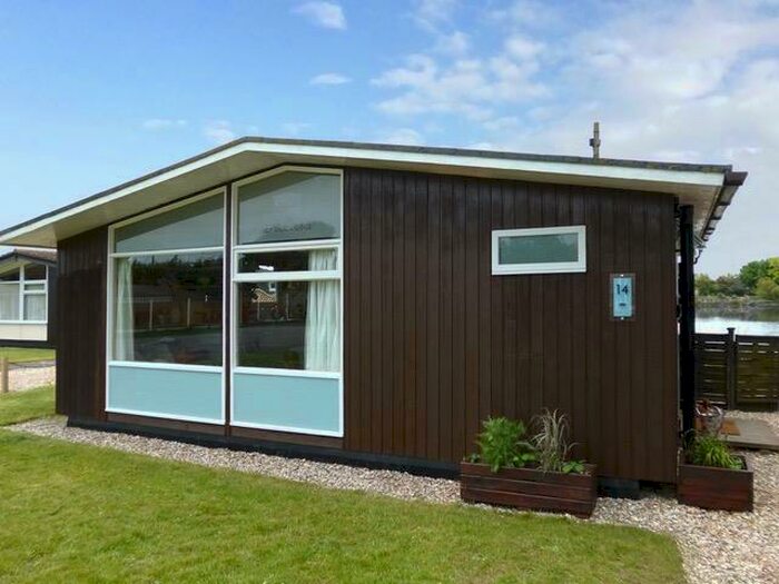 2 Bedroom Detached Bungalow For Sale In Seaside Lodge, Lakeside, Anderby Creek, PE24