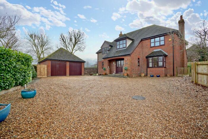 4 Bedroom Detached House For Sale In Pound Close, Spaldwick, Huntingdon, Cambridgeshire, PE28