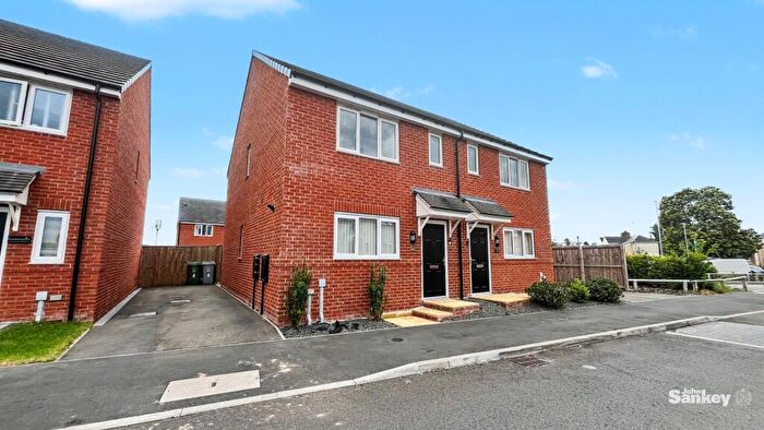 3 Bedroom Semi-Detached House For Sale In Stanton Avenue, Bilsthorpe, NG22