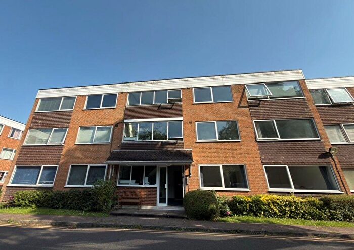 2 Bedroom Flat For Sale In Kingston Court, Lichfield Road, Four Oaks, Sutton Coldfield, B74