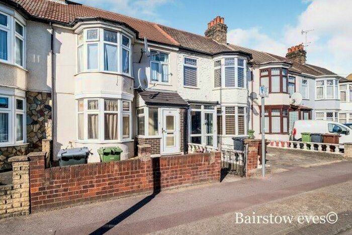 2 Bedroom Property To Rent In Movers Lane, Barking, IG11