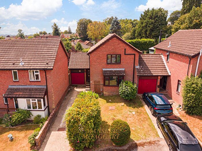 3 Bedroom Link Detached House For Sale In Mallard Place, East Grinstead, RH19