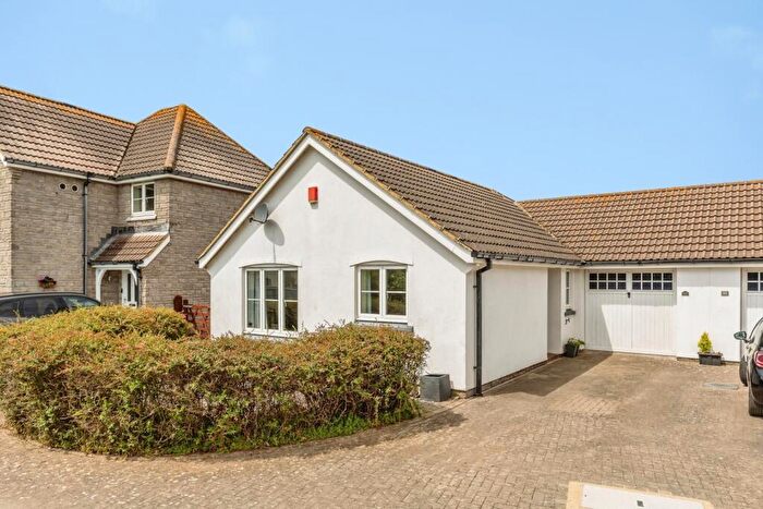 3 Bedroom Bungalow For Sale In Myrtle Tree Crescent, Weston-super-Mare, Somerset, BS22