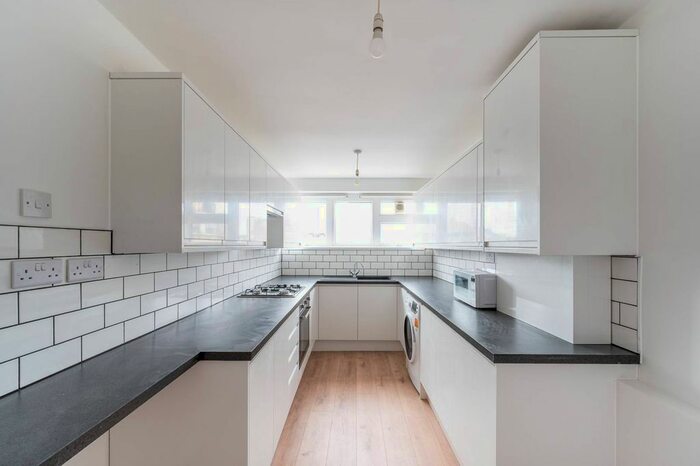 3 Bedroom Flat To Rent In Lisson Grove, Marylebone, London, NW1