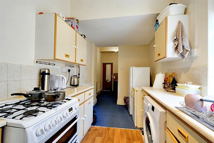 1 Bedroom Flat For Sale In Montpelier Road, Dunkirk, Nottingham, NG7