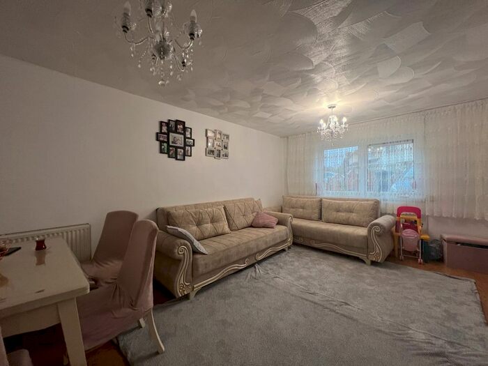 3 Bedroom Semi-Detached House To Rent In Archway Road, Leicester, LE5