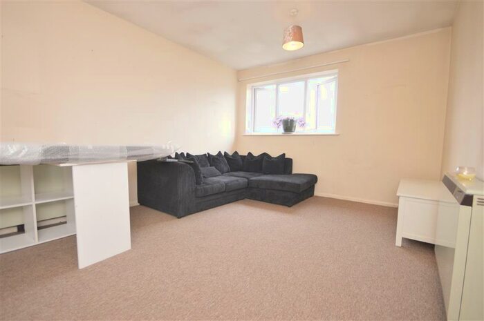 2 Bedroom Flat To Rent In Brook Street, Raunds, Wellingborough, NN9