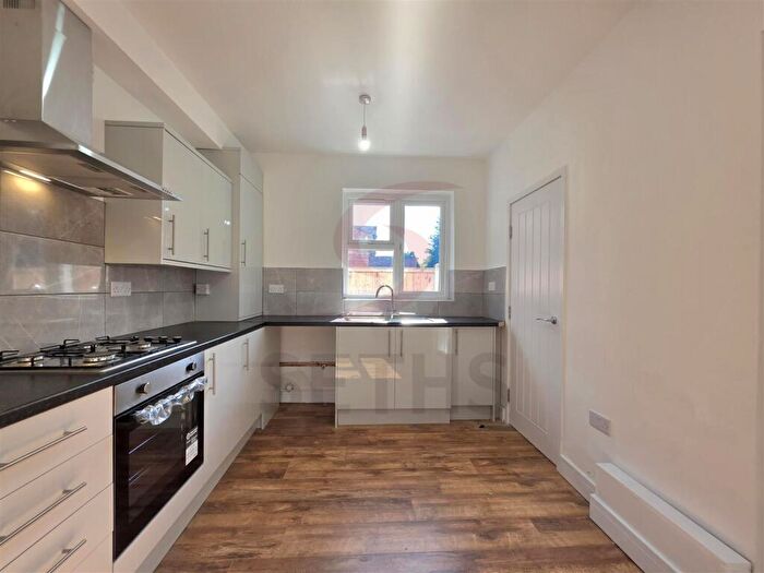3 Bedroom Semi-Detached Bungalow To Rent In Huntingdon Road, Northfields, Leicester, LE4
