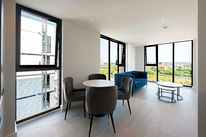 2 Bedroom Flat To Rent In Regent Plaza, Block B, Oldfield Road, Salford, M5