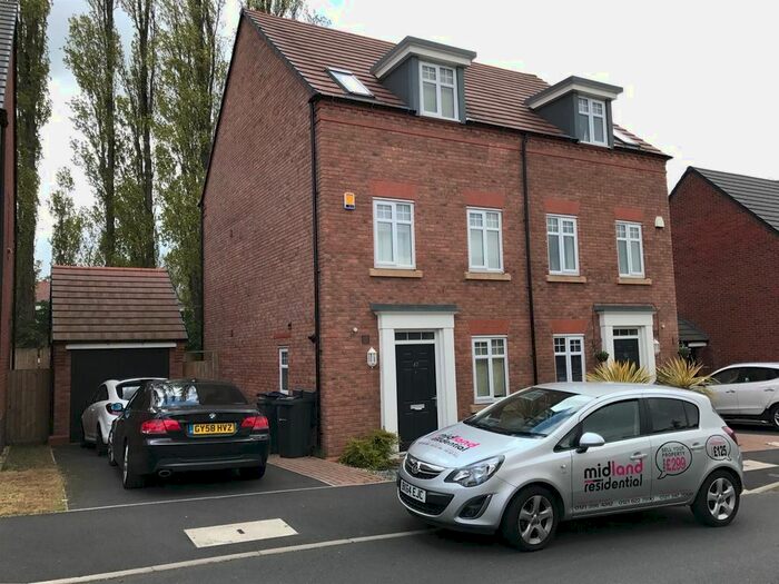 4 Bedroom Town House To Rent In Perrott Way, Edgbaston, B17
