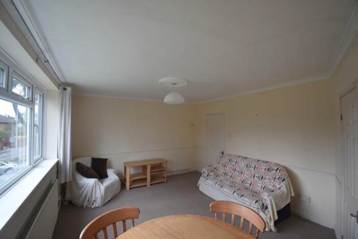 2 Bedroom Flat To Rent In A Hamilton Road, Reading, RG1