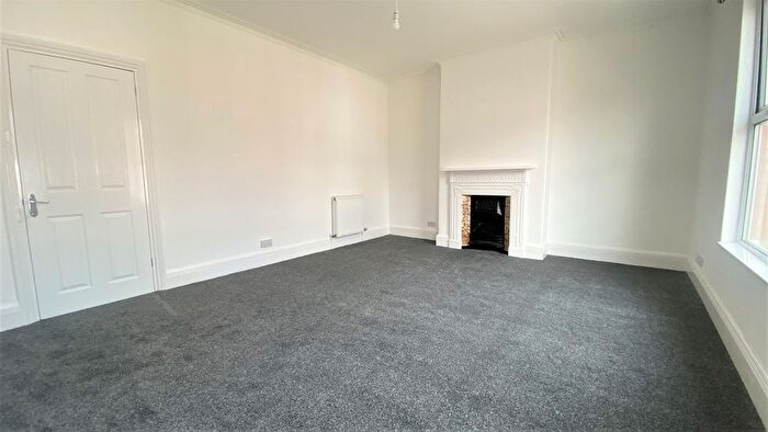 2 Bedroom Flat To Rent In Priory Avenue, Taunton, TA1