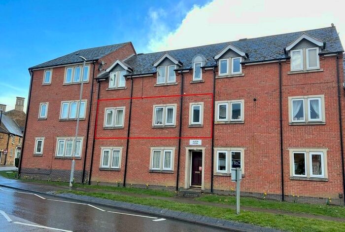 2 Bedroom Flat To Rent In Austin House, High Street, Rothwell, NN14