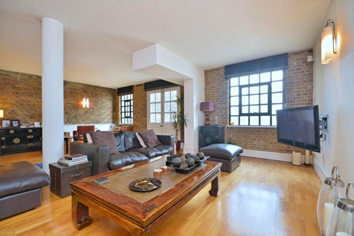 2 Bedroom Apartment For Sale In Great Jubilee Wharf, Wapping, E1W