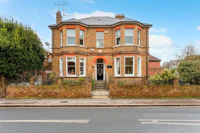 6 Bedroom Detached House To Rent In Clarence Road, Windsor, SL4