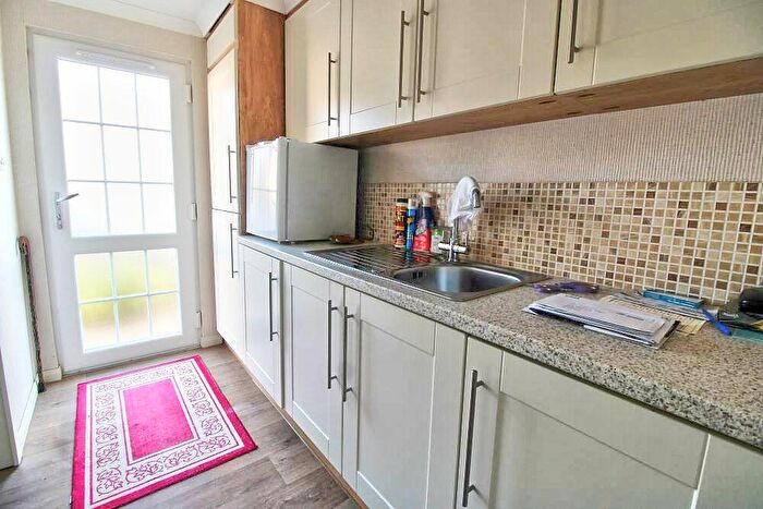 2 Bedroom Detached Bungalow For Sale In Oak Tree Lane, Eastbourne, BN23