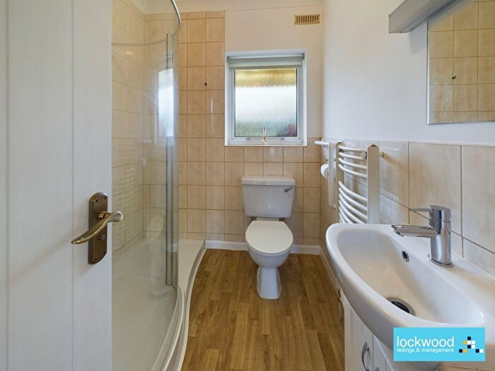 2 Bedroom Bungalow To Rent In Willson Road, Englefield Green, Egham, TW20