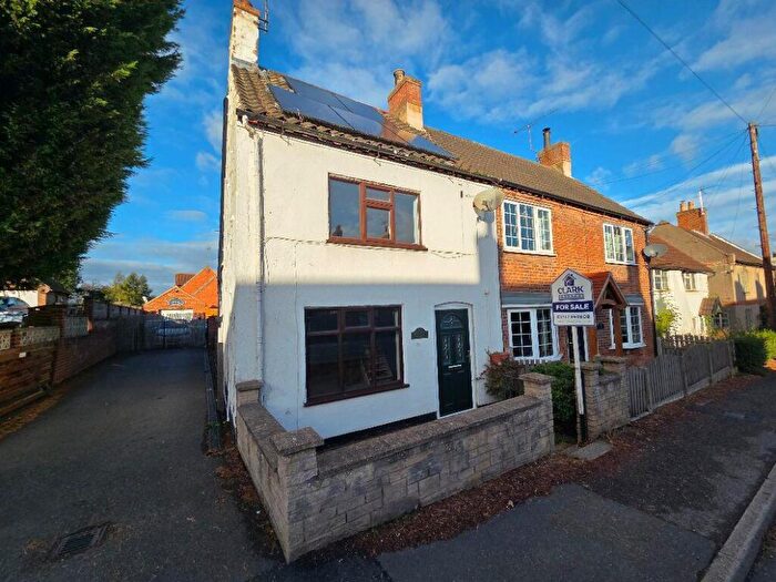 2 Bedroom Cottage For Sale In Eldon Street, Tuxford, Newark, NG22