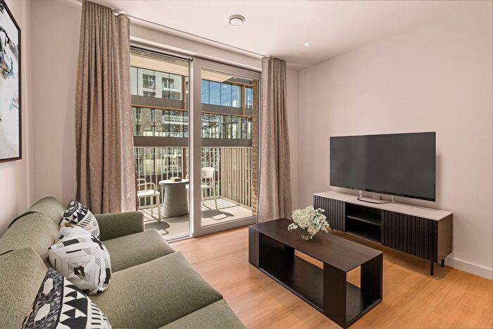 1 Bedroom Flat To Rent In Nine Elms Lane, London, SW11