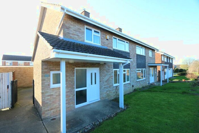 3 Bedroom Semi-Detached House To Rent In Brickhill Drive, Bedford, MK41