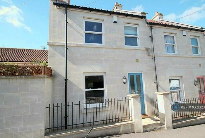 2 Bedroom Terraced House To Rent In Landseer Road, Bath, BA2