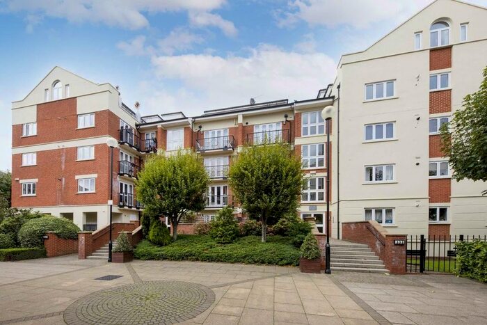 2 Bedroom Flat To Rent In Corney Reach Way, London W4