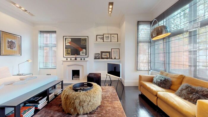 Studio To Rent In Cadogan Square, London, SW1X