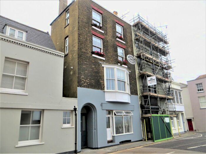 1 Bedroom Flat To Rent In Beach Street, Deal, CT14