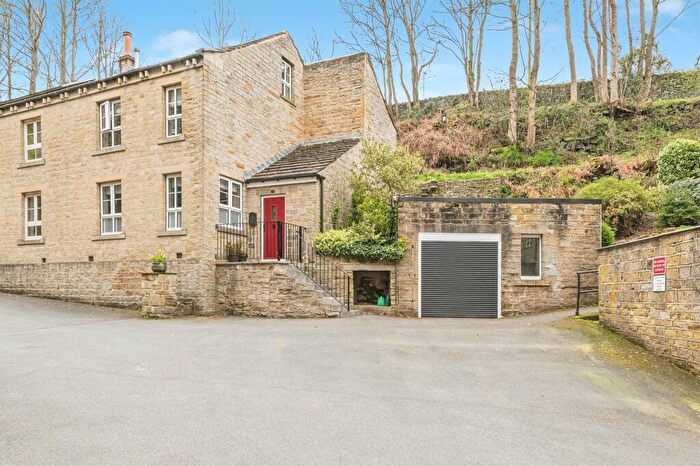 3 Bedroom Semi Detached House For Sale In Wildspur Grove, New Mill, Holmfirth, HD9