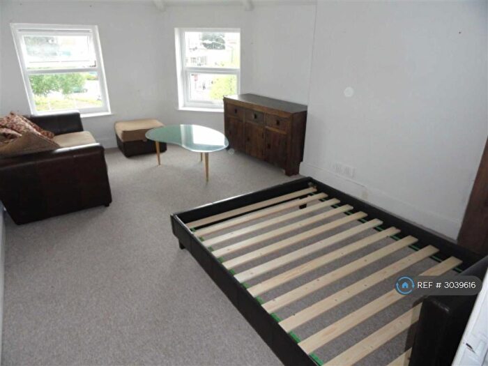 1 Bedroom Flat To Rent In Lansdowne Crescent, Bournemouth, BH1
