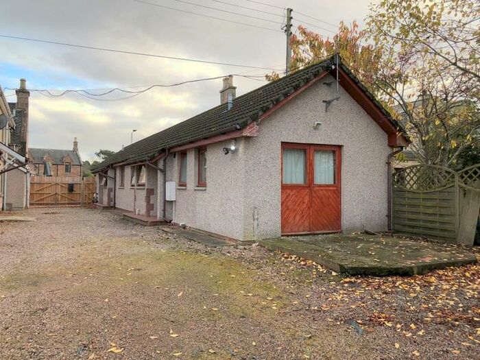 9 Bedroom Detached House For Sale In Vulcan Cottage, Great North Road