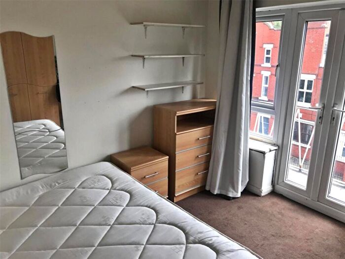 4 Bedroom Flat To Rent In Wilmslow Road, Manchester, Greater Manchester, M14