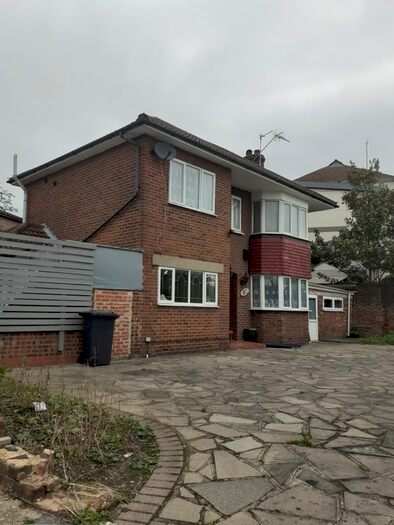 4 Bedroom Detached House To Rent In High Street, Cheshunt EN8