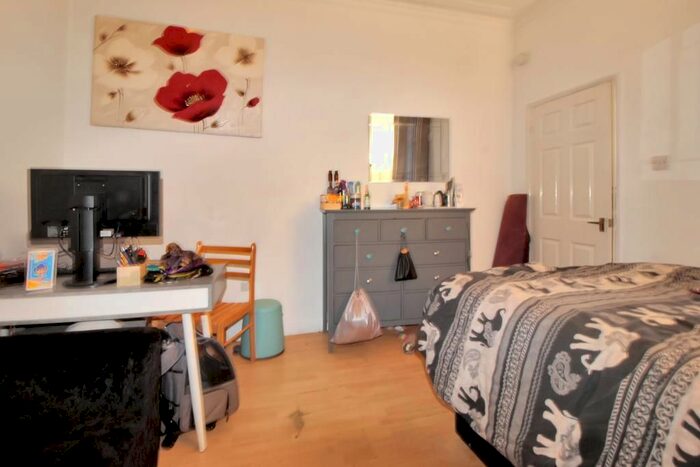 Studio To Rent In St Pauls Road, London, N17
