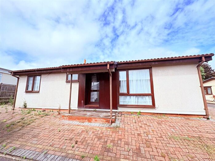 2 Bedroom Park Home For Sale In Northfield Park, Upper Cornaway Lane, Portchester, PO16